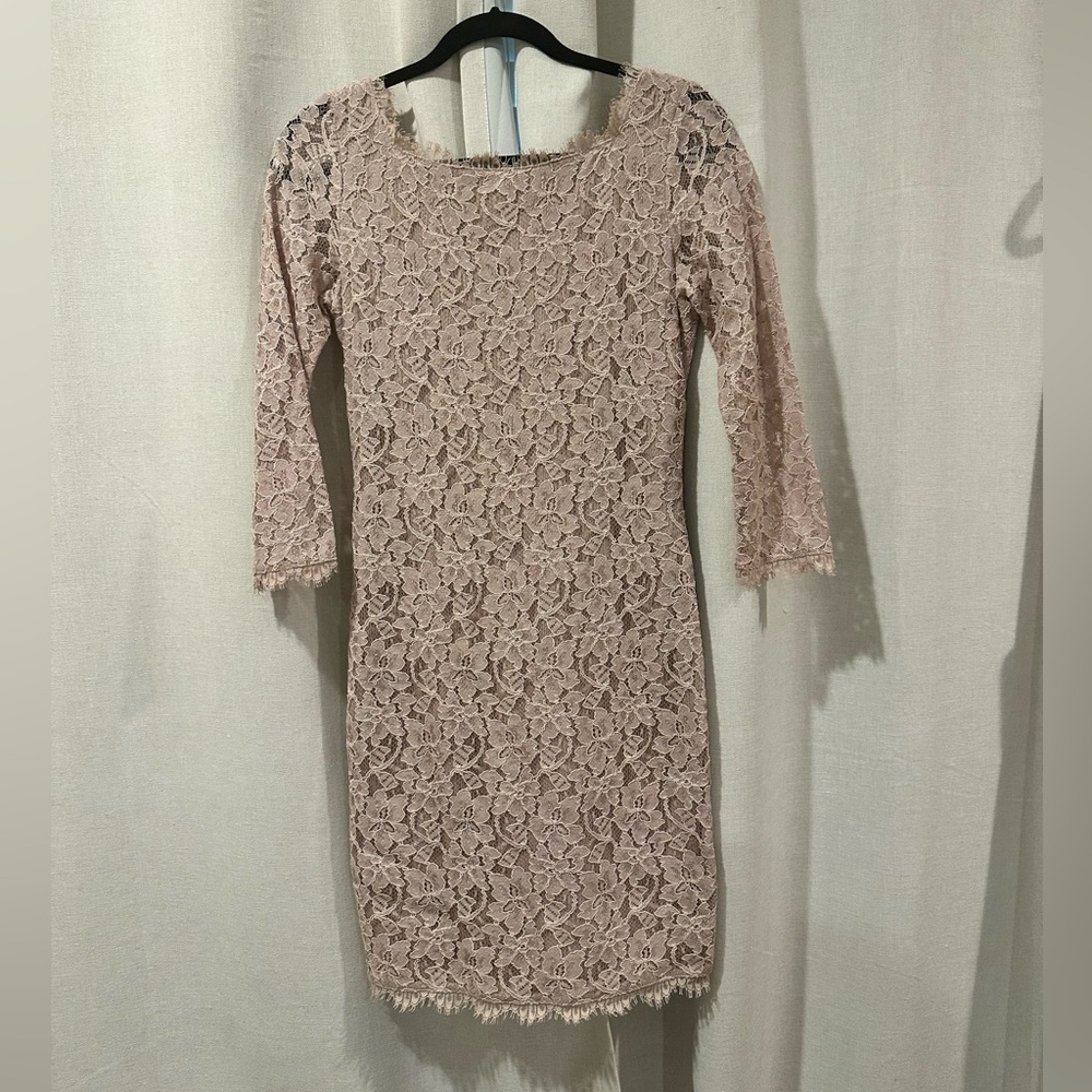 Diane vonFurstenbeeg lace dress - Picture 1 of 4